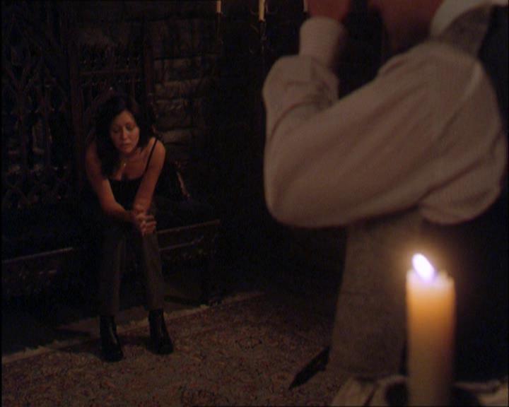 Charmed-Online_dot_net-2x03ThePaintedWorld1070.jpg