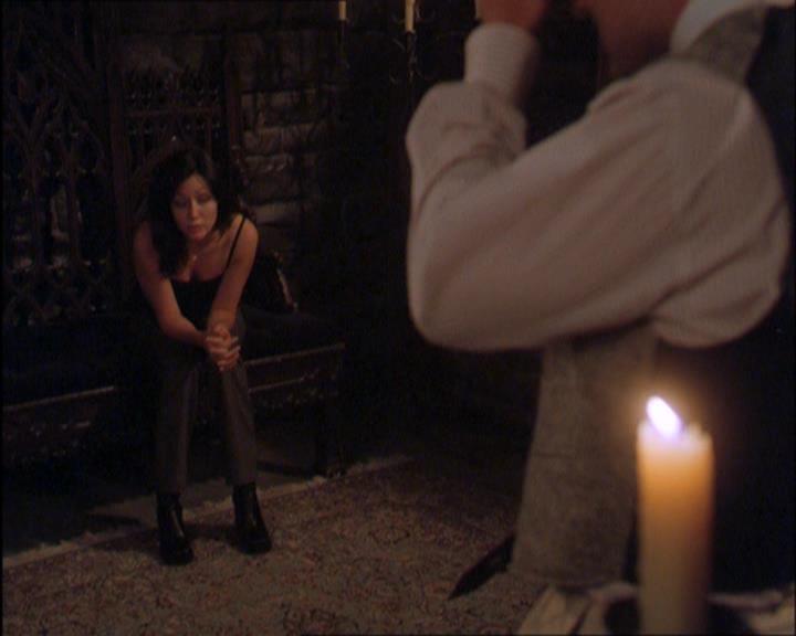 Charmed-Online_dot_net-2x03ThePaintedWorld1071.jpg