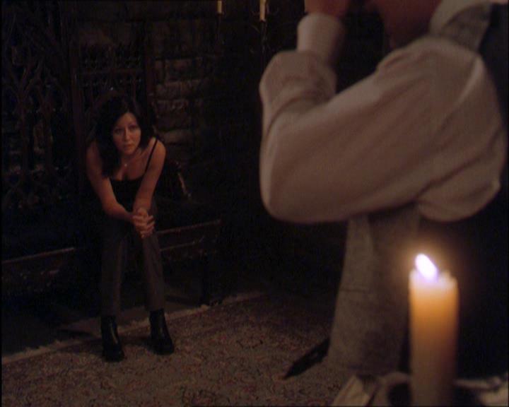 Charmed-Online_dot_net-2x03ThePaintedWorld1072.jpg