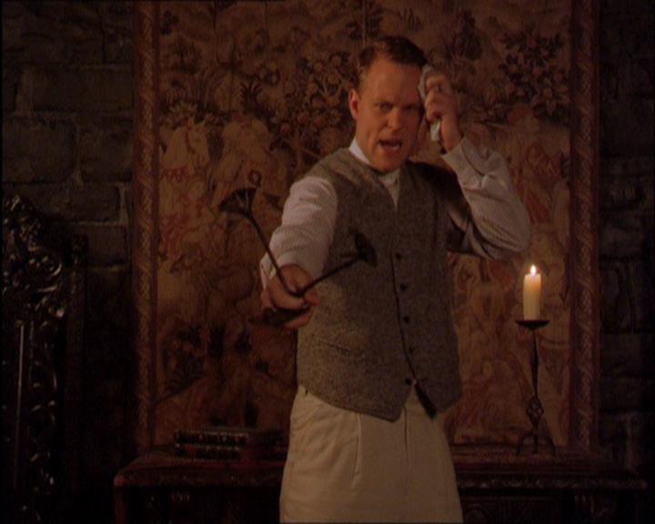 Charmed-Online_dot_net-2x03ThePaintedWorld1074.jpg