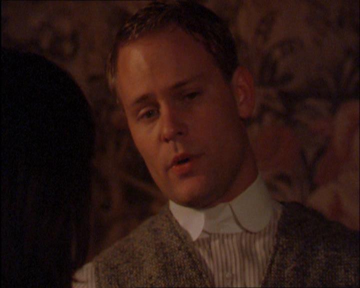 Charmed-Online_dot_net-2x03ThePaintedWorld1124.jpg