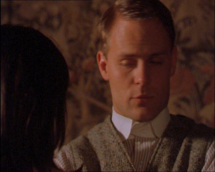 Charmed-Online_dot_net-2x03ThePaintedWorld1157.jpg