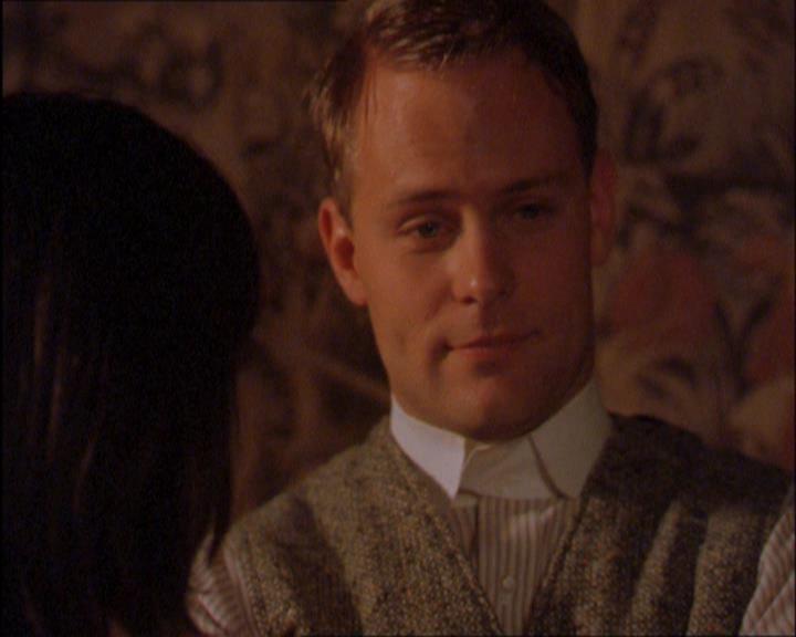 Charmed-Online_dot_net-2x03ThePaintedWorld1164.jpg