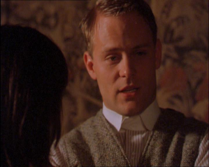 Charmed-Online_dot_net-2x03ThePaintedWorld1165.jpg