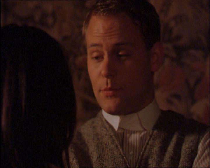 Charmed-Online_dot_net-2x03ThePaintedWorld1173.jpg