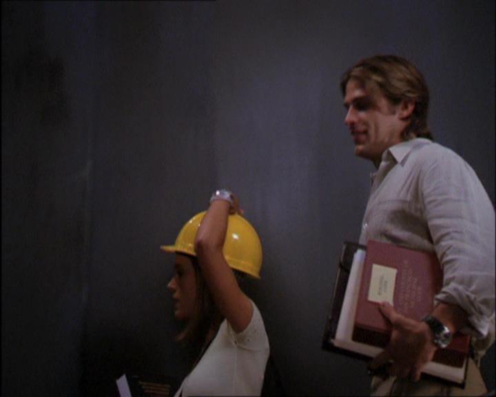 Charmed-Online_dot_net-2x03ThePaintedWorld1191.jpg