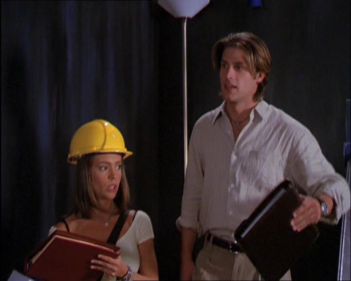 Charmed-Online_dot_net-2x03ThePaintedWorld1196.jpg