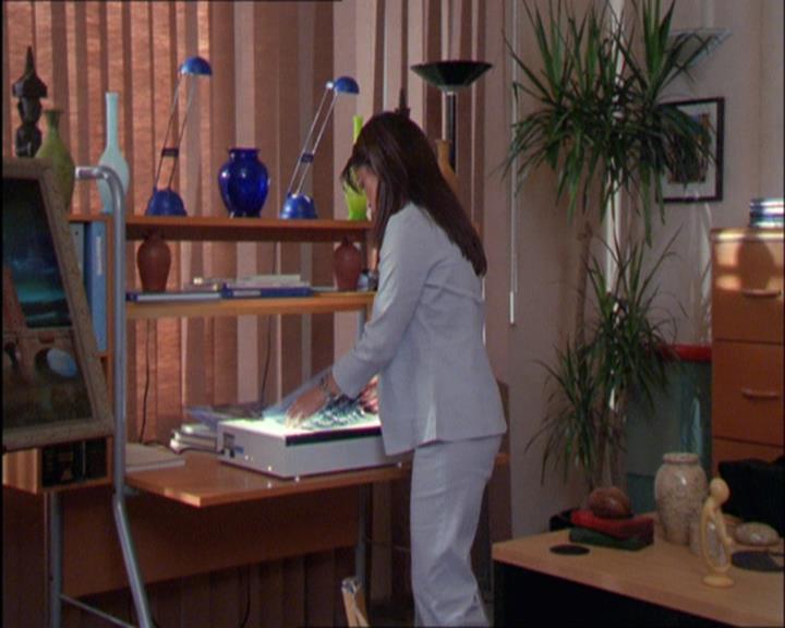 Charmed-Online_dot_net-2x03ThePaintedWorld1230.jpg