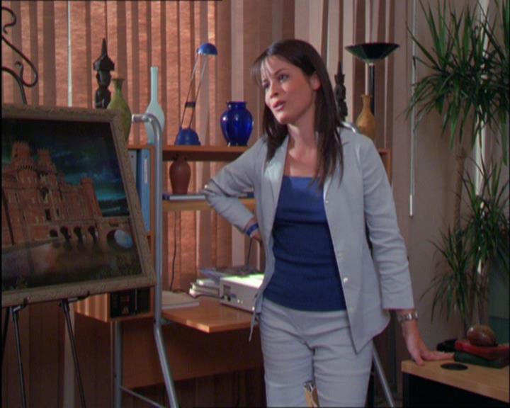 Charmed-Online_dot_net-2x03ThePaintedWorld1248.jpg