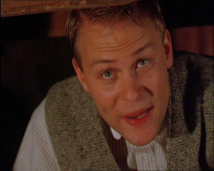 Charmed-Online_dot_net-2x03ThePaintedWorld1335.jpg