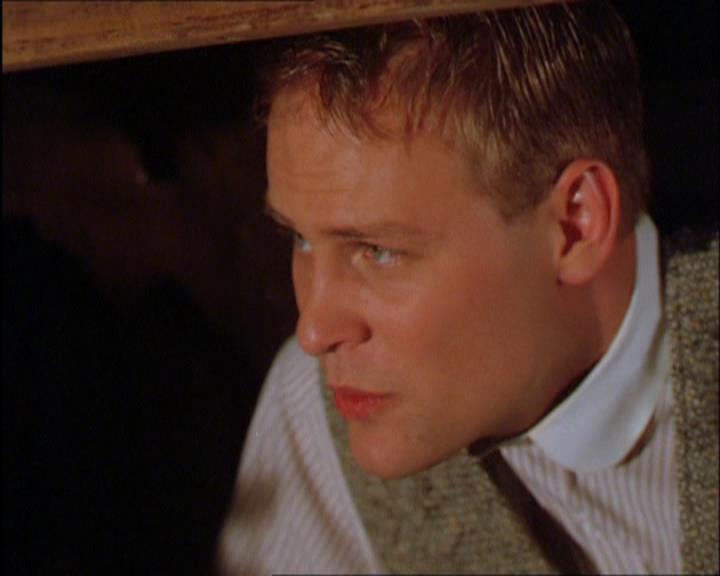 Charmed-Online_dot_net-2x03ThePaintedWorld1349.jpg