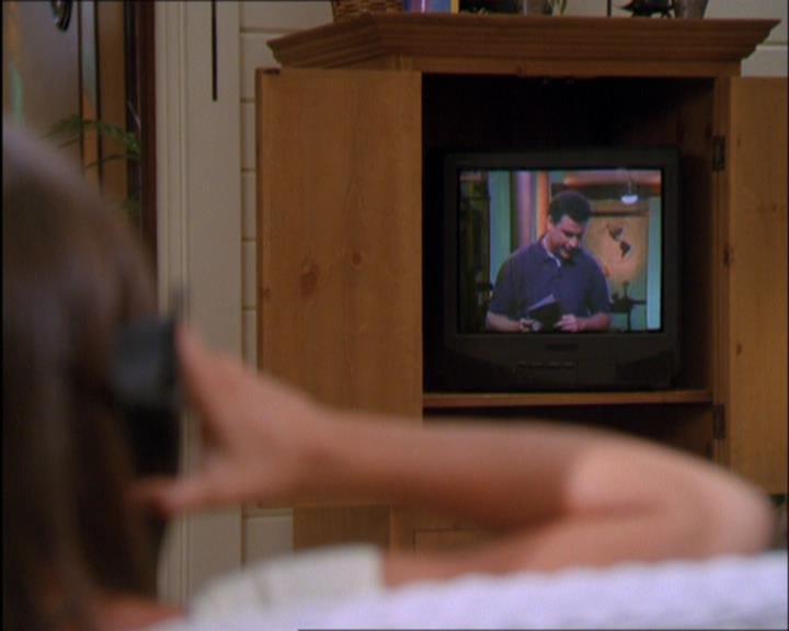 Charmed-Online_dot_net-2x03ThePaintedWorld1361.jpg