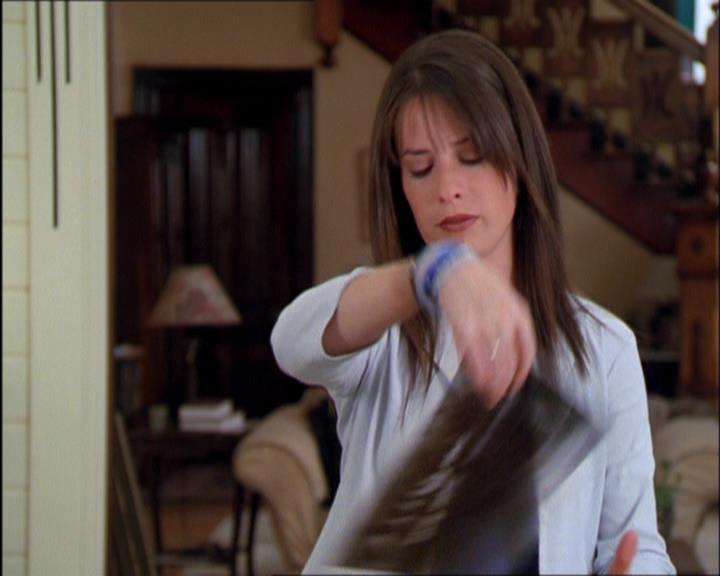 Charmed-Online_dot_net-2x03ThePaintedWorld1385.jpg