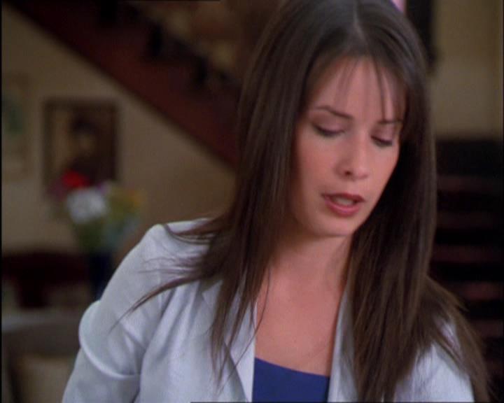 Charmed-Online_dot_net-2x03ThePaintedWorld1421.jpg