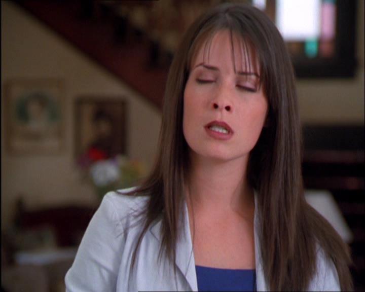 Charmed-Online_dot_net-2x03ThePaintedWorld1427.jpg
