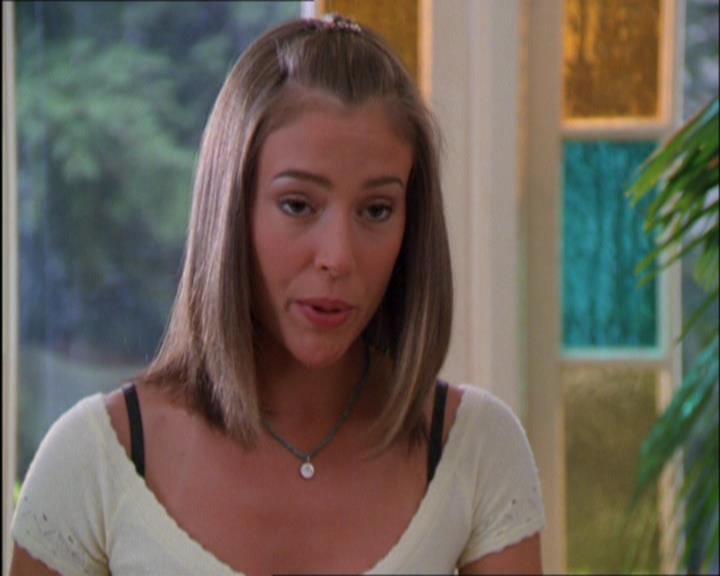 Charmed-Online_dot_net-2x03ThePaintedWorld1441.jpg