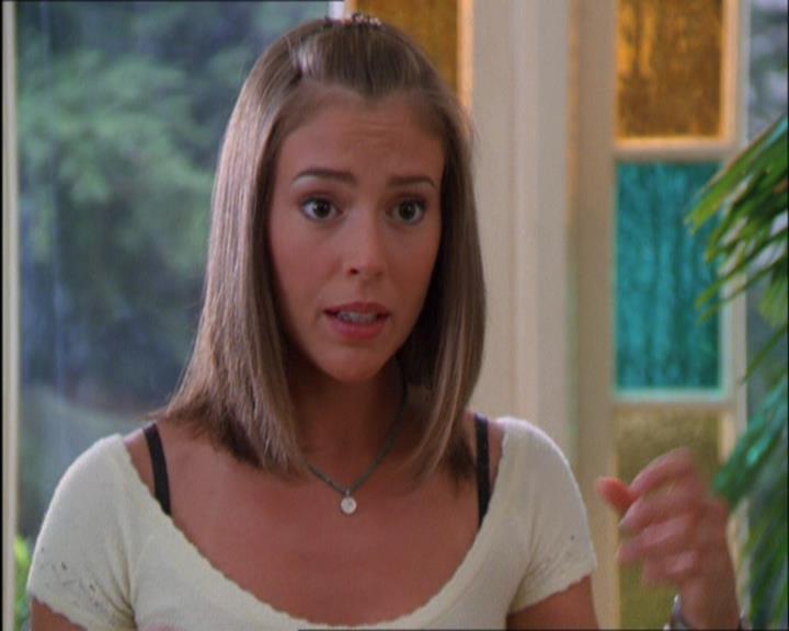 Charmed-Online_dot_net-2x03ThePaintedWorld1449.jpg