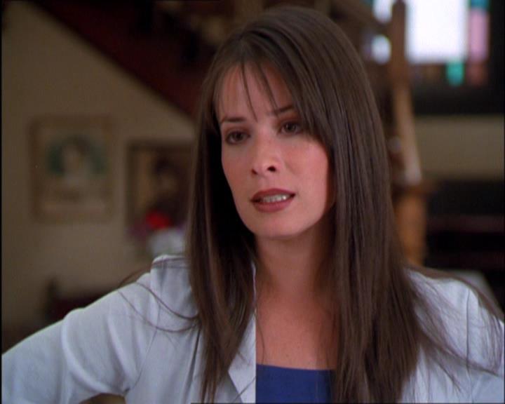 Charmed-Online_dot_net-2x03ThePaintedWorld1476.jpg