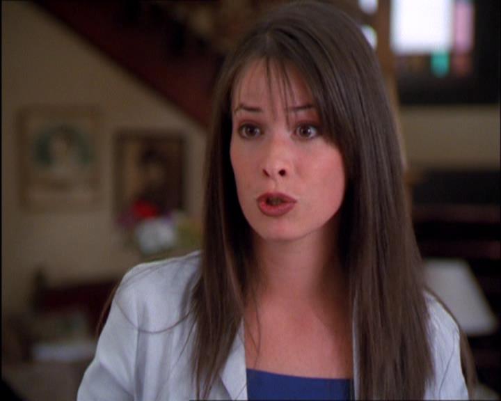 Charmed-Online_dot_net-2x03ThePaintedWorld1486.jpg