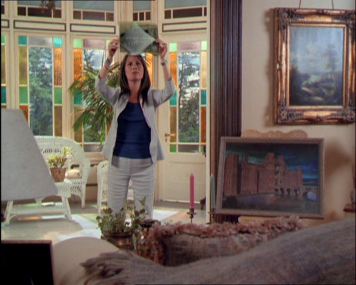 Charmed-Online_dot_net-2x03ThePaintedWorld1499.jpg