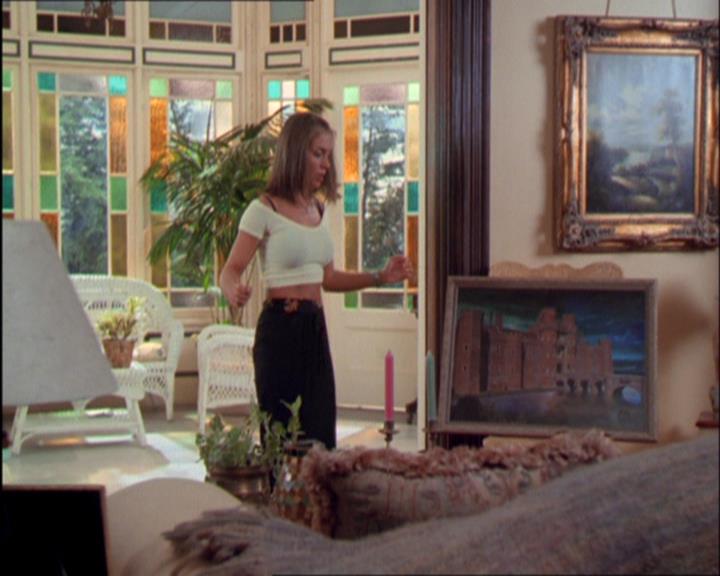 Charmed-Online_dot_net-2x03ThePaintedWorld1508.jpg