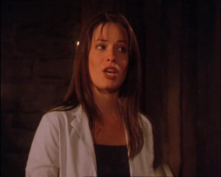 Charmed-Online_dot_net-2x03ThePaintedWorld1566.jpg