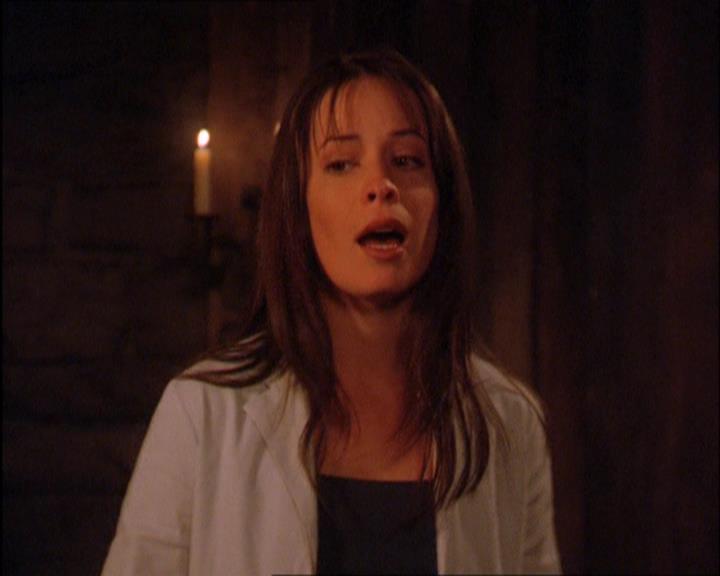 Charmed-Online_dot_net-2x03ThePaintedWorld1571.jpg