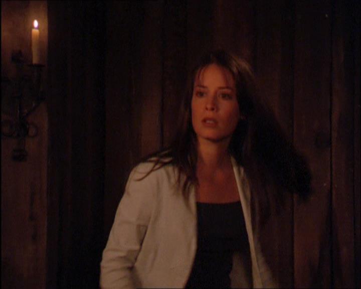 Charmed-Online_dot_net-2x03ThePaintedWorld1585.jpg