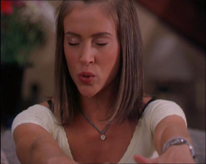 Charmed-Online_dot_net-2x03ThePaintedWorld1607.jpg