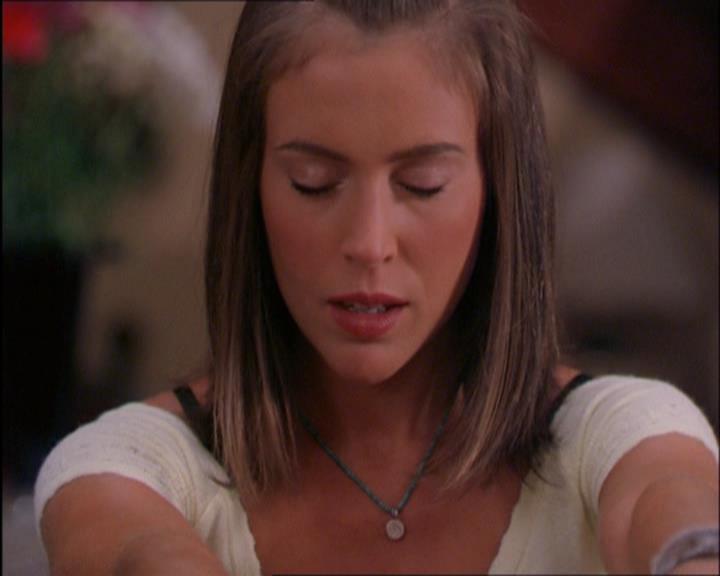 Charmed-Online_dot_net-2x03ThePaintedWorld1609.jpg