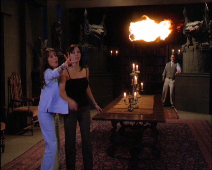 Charmed-Online_dot_net-2x03ThePaintedWorld1620.jpg