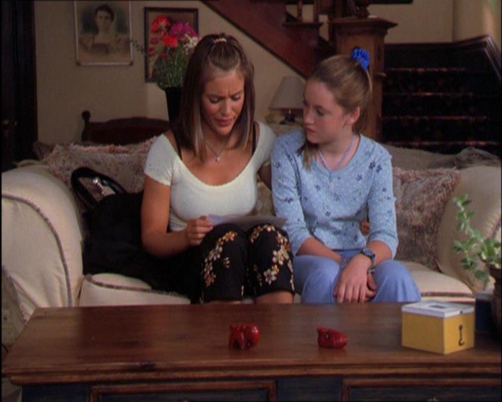 Charmed-Online_dot_net-2x03ThePaintedWorld1669.jpg