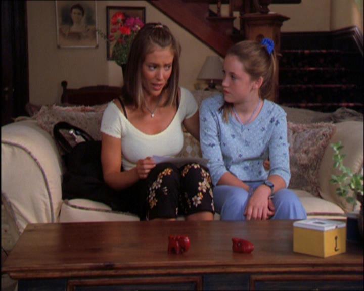 Charmed-Online_dot_net-2x03ThePaintedWorld1672.jpg