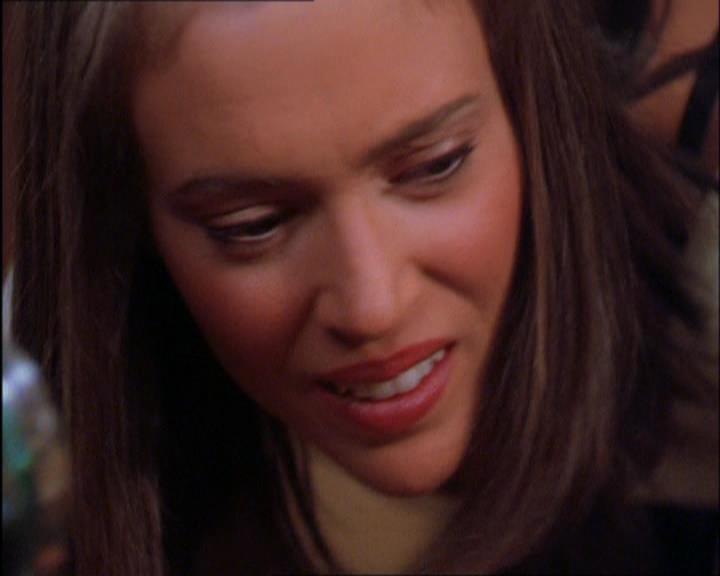 Charmed-Online_dot_net-2x03ThePaintedWorld1694.jpg