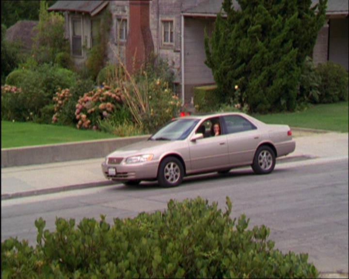 Charmed-Online_dot_net-2x03ThePaintedWorld1733.jpg