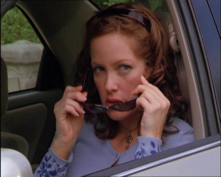 Charmed-Online_dot_net-2x03ThePaintedWorld1739.jpg