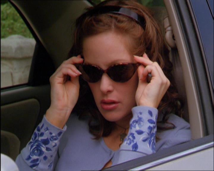 Charmed-Online_dot_net-2x03ThePaintedWorld1740.jpg