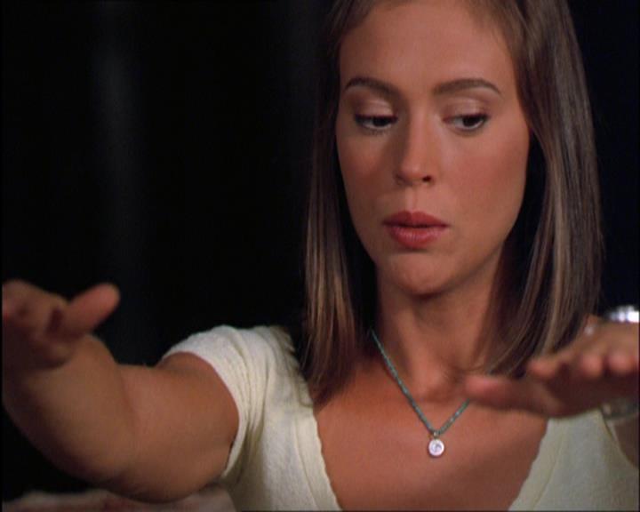 Charmed-Online_dot_net-2x03ThePaintedWorld1754.jpg