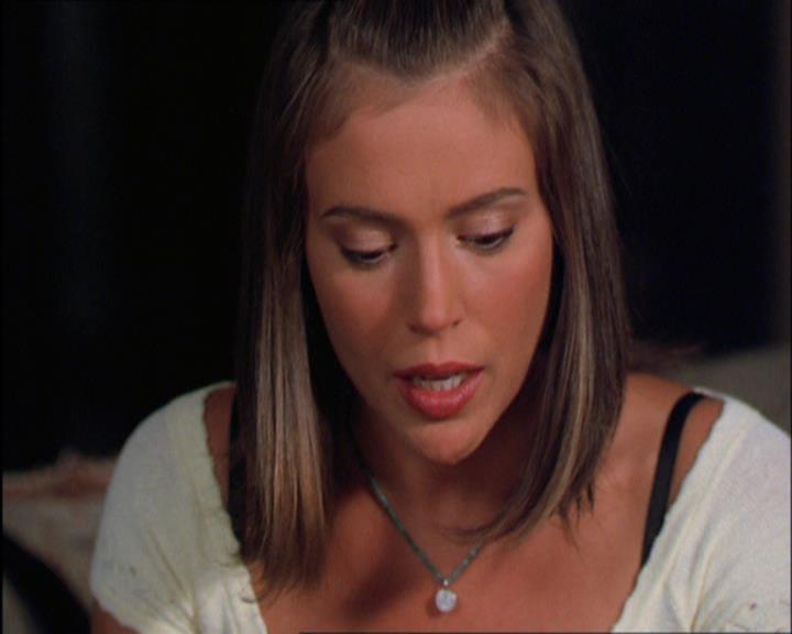 Charmed-Online_dot_net-2x03ThePaintedWorld1762.jpg
