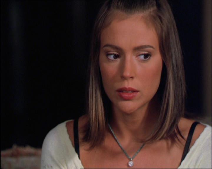 Charmed-Online_dot_net-2x03ThePaintedWorld1787.jpg