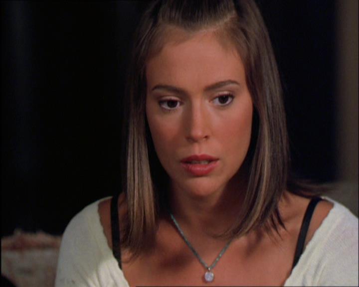 Charmed-Online_dot_net-2x03ThePaintedWorld1794.jpg