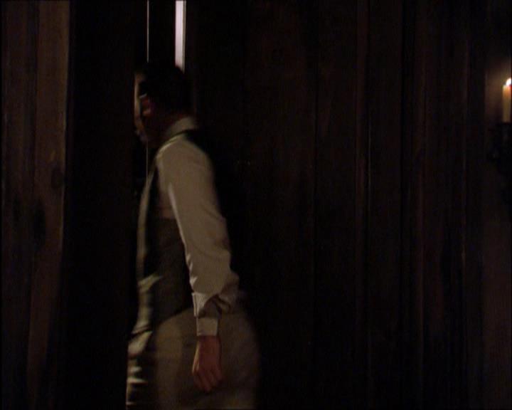 Charmed-Online_dot_net-2x03ThePaintedWorld1812.jpg