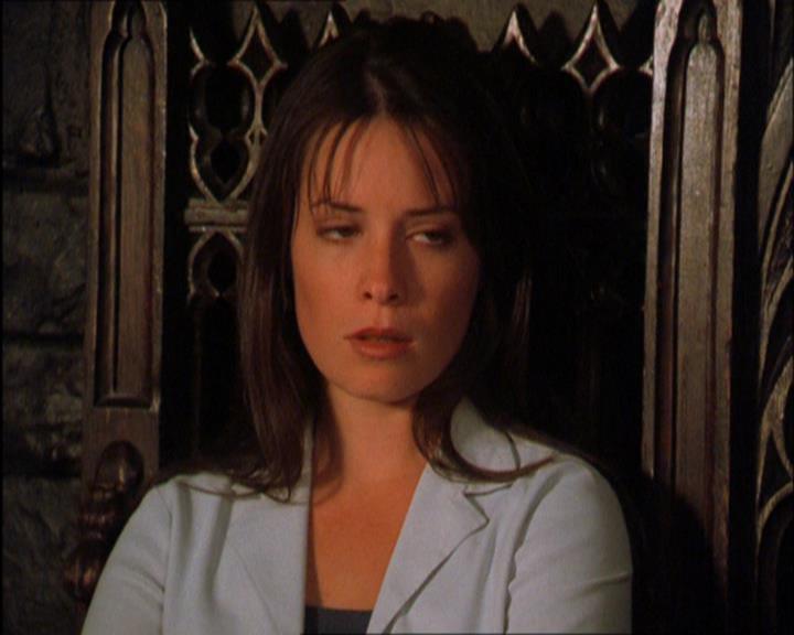 Charmed-Online_dot_net-2x03ThePaintedWorld1820.jpg