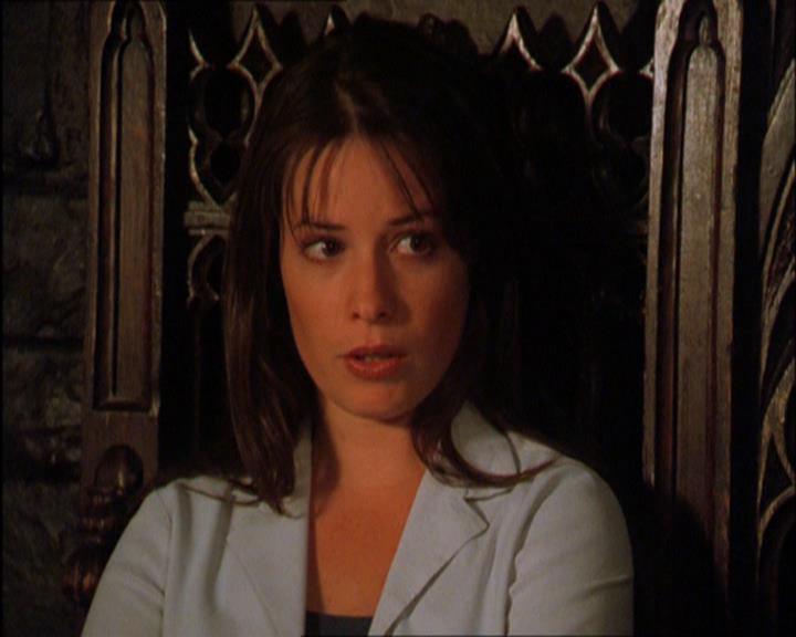 Charmed-Online_dot_net-2x03ThePaintedWorld1828.jpg
