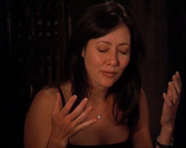 Charmed-Online_dot_net-2x03ThePaintedWorld1841.jpg