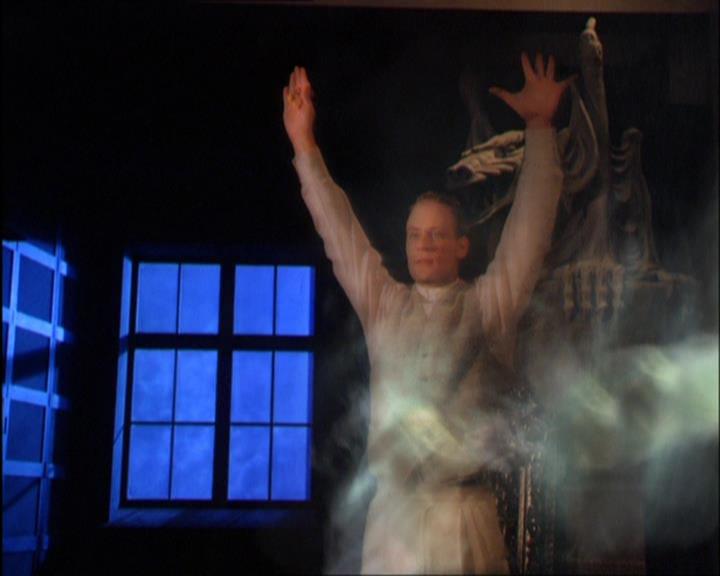 Charmed-Online_dot_net-2x03ThePaintedWorld1885.jpg
