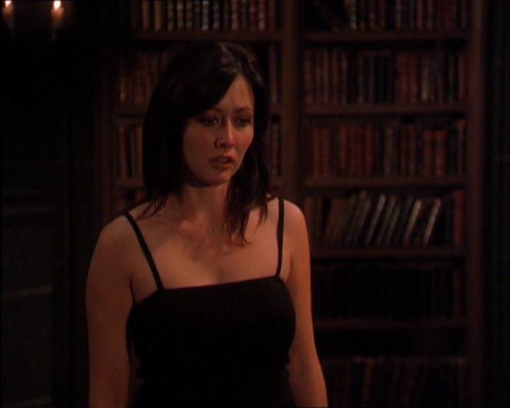 Charmed-Online_dot_net-2x03ThePaintedWorld1890.jpg