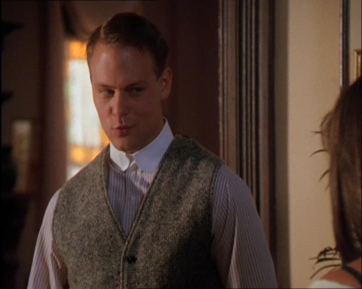 Charmed-Online_dot_net-2x03ThePaintedWorld1912.jpg