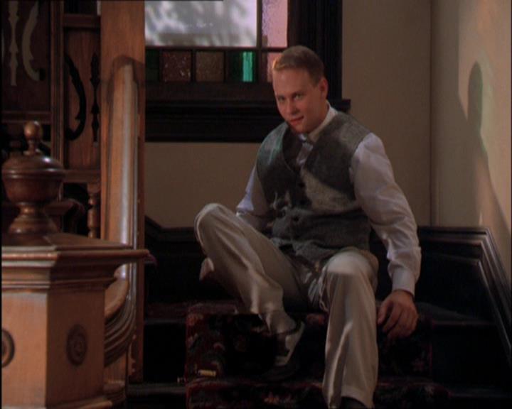 Charmed-Online_dot_net-2x03ThePaintedWorld1958.jpg