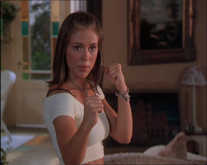 Charmed-Online_dot_net-2x03ThePaintedWorld1964.jpg